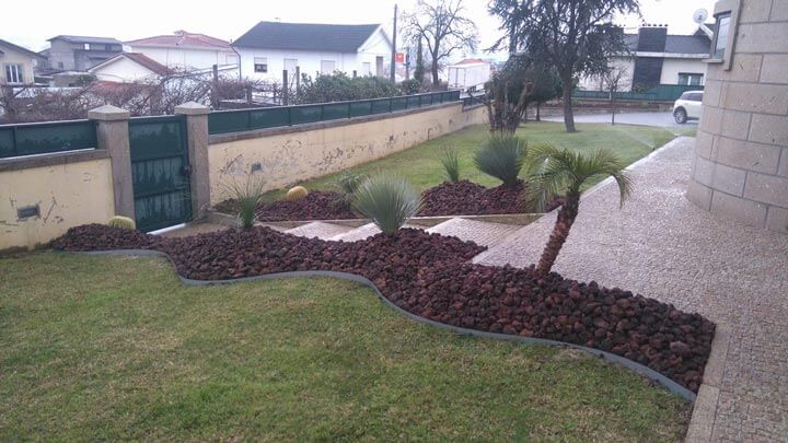 Pedra para jardim e relva